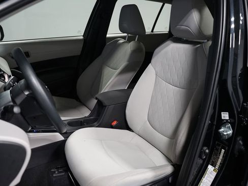 Certified 2025 Toyota Corolla Cross L image 25