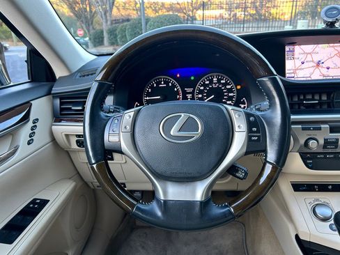 Used 2014 Lexus ES 350 image 19