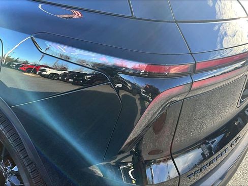 Used 2024 Chevrolet Traverse LS w/ Midnight/Sport Edition image 34