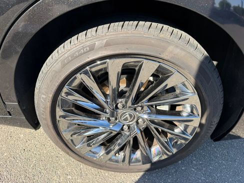 Used 2024 Lexus ES 300h Ultra Luxury w/ Accessory Package (Z2) FWD image 34