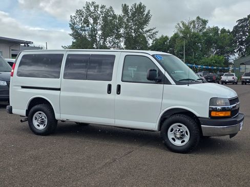 Used 2014 Chevrolet Express 3500 LT w/ LT Preferred Equipment Group RWD image 3
