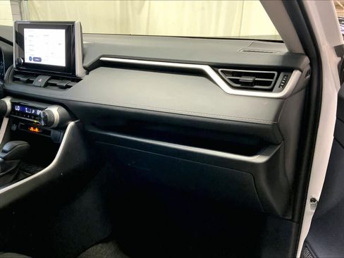 Used 2025 Toyota RAV4 XLE image 18