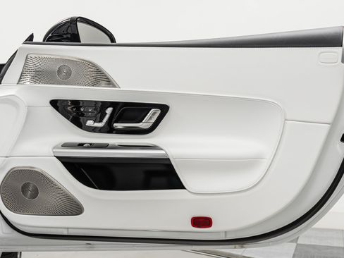 Used 2026 Mercedes-Benz Maybach SL 680 image 38