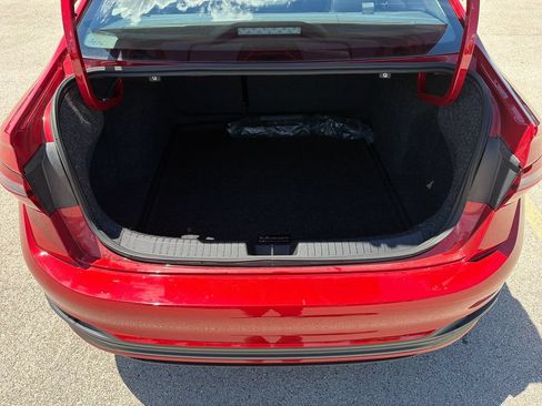 Certified 2025 Volkswagen Jetta SE FWD image 28