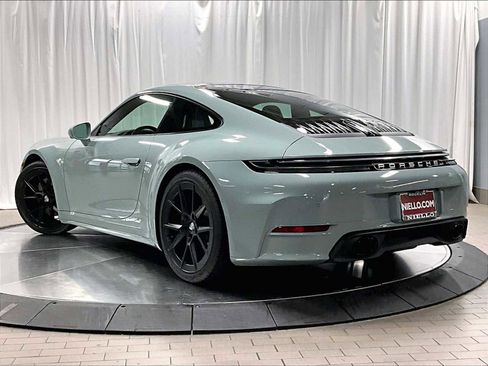 Used 2025 Porsche 911 Carrera image 3