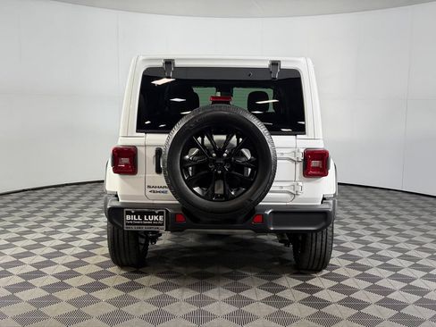 Used 2025 Jeep Wrangler Unlimited Sahara AWD/4WD image 9
