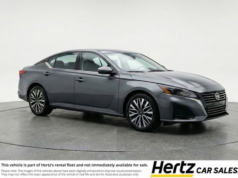 Used 2025 Nissan Altima 2.5 SV FWD image 1