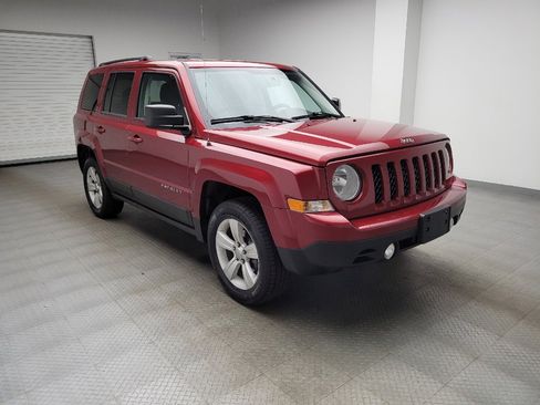 Used 2016 Jeep Patriot Latitude AWD/4WD image 13