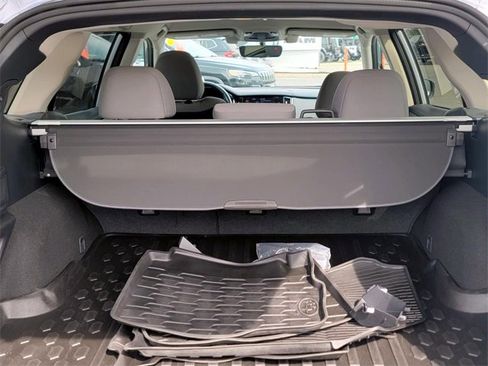 Used 2022 Subaru Outback Premium image 10