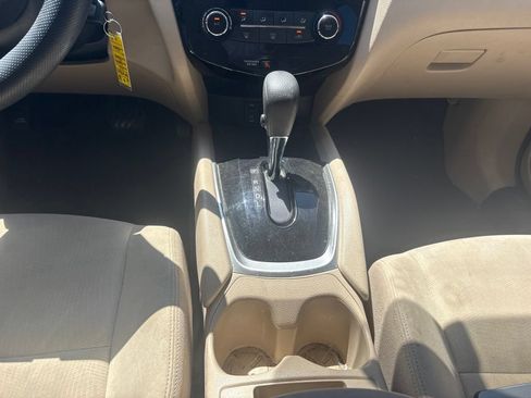 Used 2016 Nissan Rogue S AWD/4WD image 14