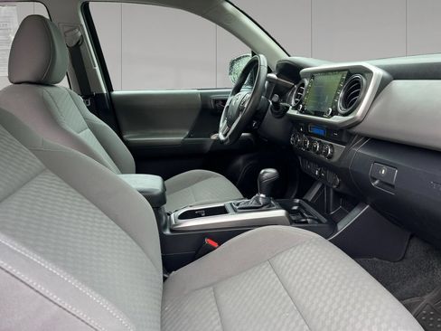 Used 2023 Toyota Tacoma SR5 AWD/4WD image 17
