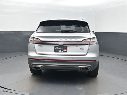Used 2019 Lincoln Nautilus Select image 34