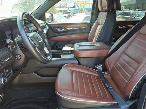 Used 2024 GMC Yukon XL Denali Ultimate AWD/4WD image 6