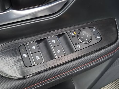 Certified 2025 Nissan Kicks SR image 19