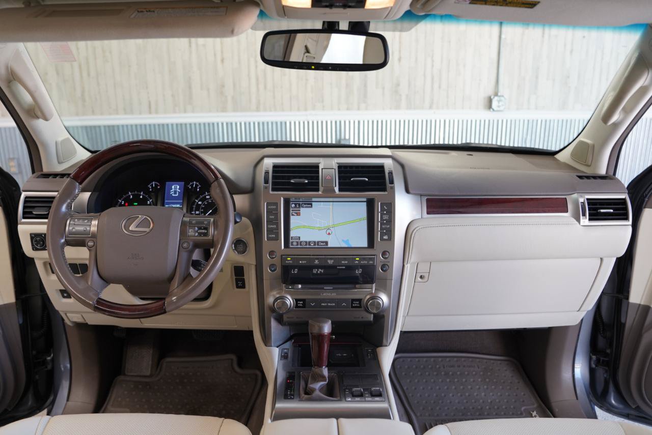 Used 2016 Lexus GX 460 w/ Premium Package AWD/4WD image 17