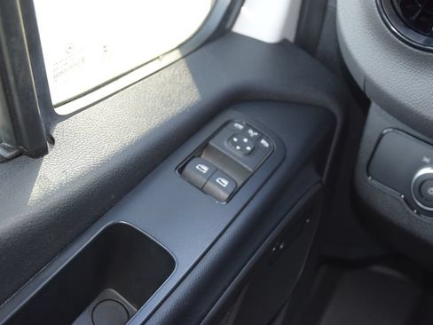 Used 2024 Mercedes-Benz Sprinter 2500 w/ Acoustic Package image 14