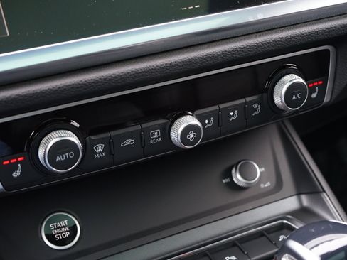 Used 2024 Audi Q3 2.0T Premium Plus w/ Premium Plus Package image 35