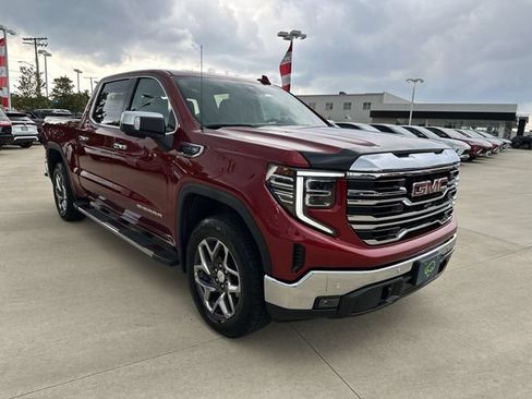 Used 2024 GMC Sierra 1500 SLT w/ SLT Premium Package AWD/4WD image 11