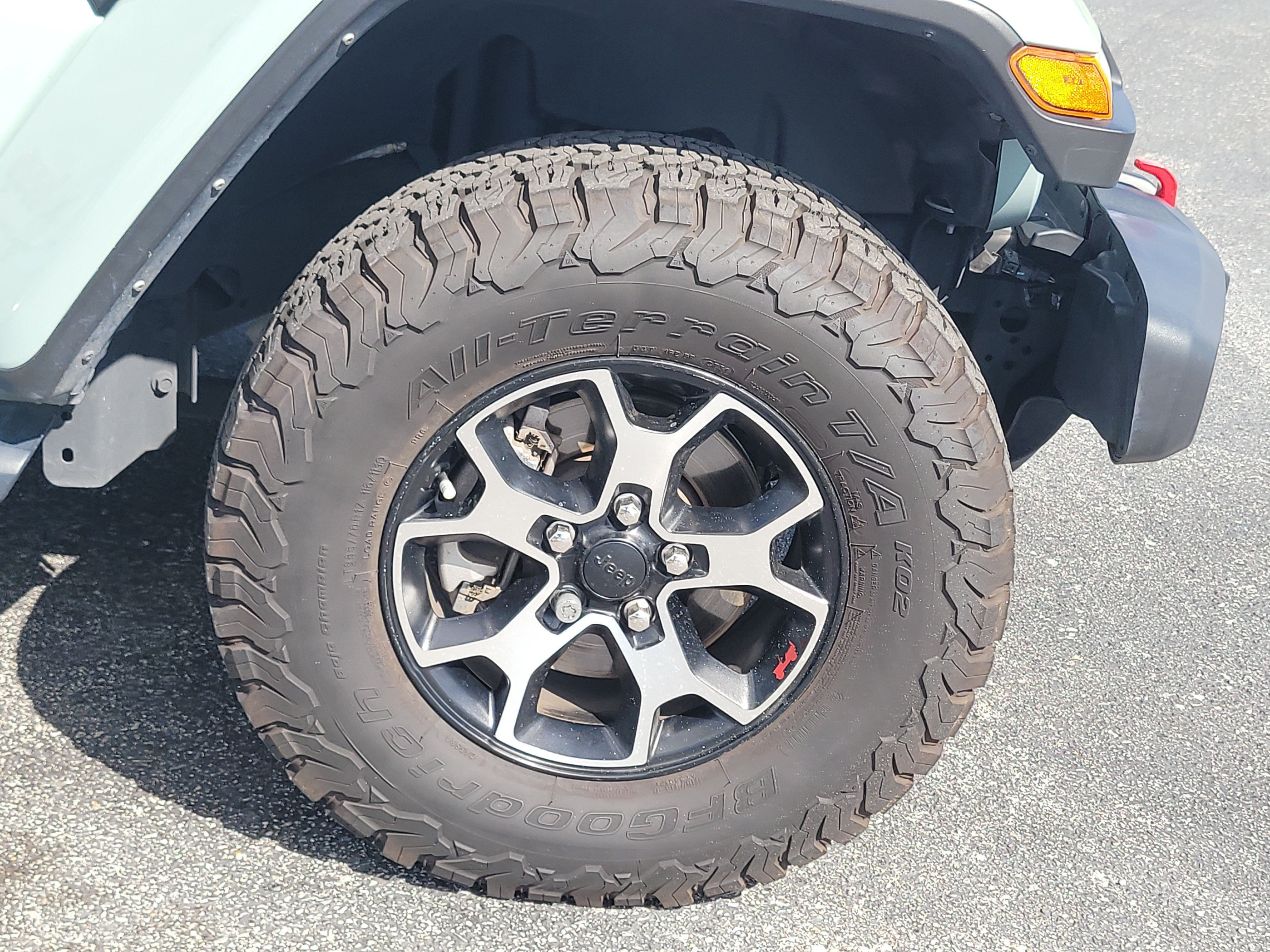Used 2023 Jeep Wrangler Unlimited Rubicon AWD/4WD image 9