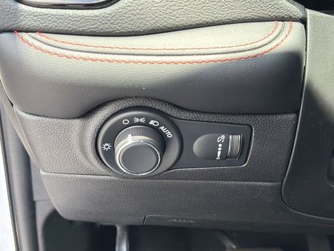 Used 2024 Dodge Durango GT RWD image 13