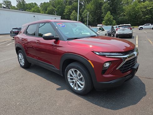 Used 2024 Chevrolet TrailBlazer LS w/ LS Convenience Package AWD/4WD image 1