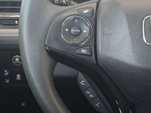 Used 2019 Honda HR-V EX image 9