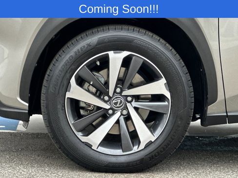 Used 2018 Lexus NX 300h AWD w/ Premium Package image 27