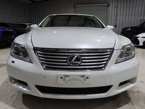 Used 2012 Lexus LS 460 w/ Comfort Pkg RWD image 7