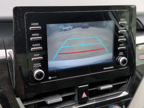 Used 2022 Toyota Camry LE image 25