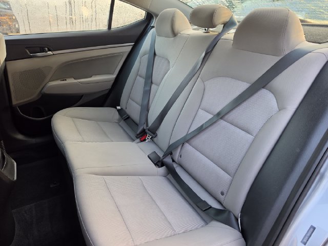 Used 2017 Hyundai Elantra SE FWD image 16