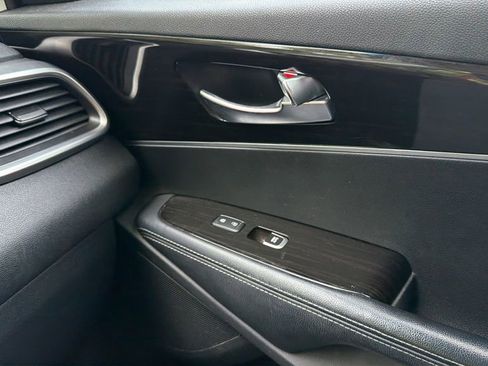 Used 2020 Kia Sorento S image 21