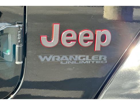 Used 2020 Jeep Wrangler Unlimited Rubicon w/ Safety Group image 33