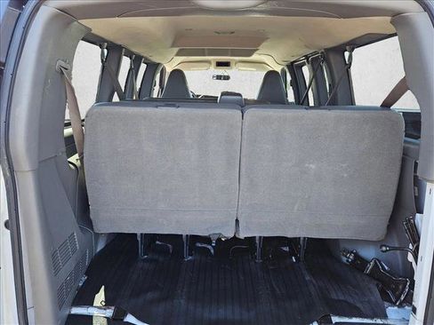 Used 2018 Chevrolet Express 2500 LS RWD image 7