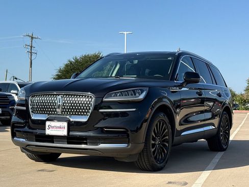 Used 2023 Lincoln Aviator AWD w/ Premium Package image 3