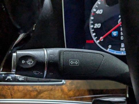 Used 2018 Mercedes-Benz E 300 image 9