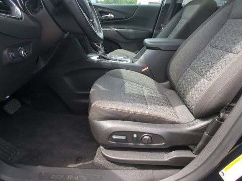 Used 2024 Chevrolet Equinox LT FWD image 10