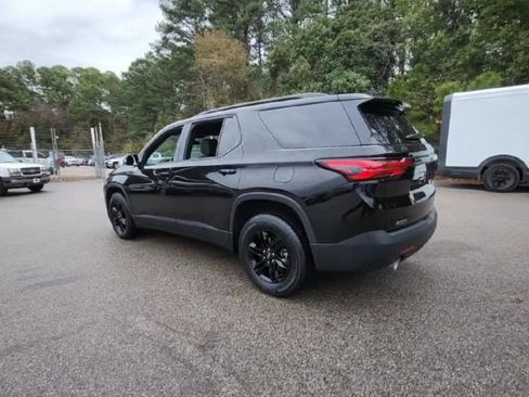 Used 2023 Chevrolet Traverse LT w/ Midnight/Sport Edition image 3