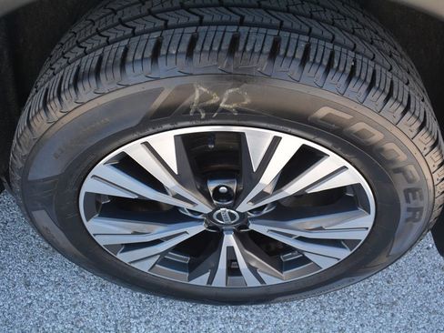 Used 2023 Nissan Rogue SV image 22