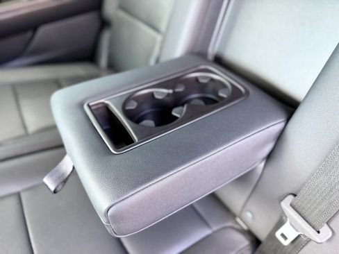 Used 2022 Chevrolet Tahoe Z71 AWD/4WD image 25