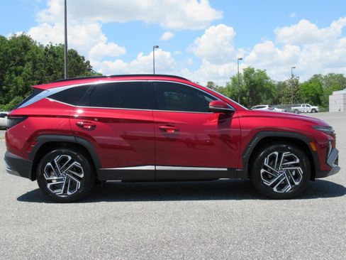 Used 2025 Hyundai Tucson Limited FWD image 2
