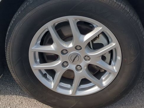 Used 2025 Chrysler Pacifica Select image 11