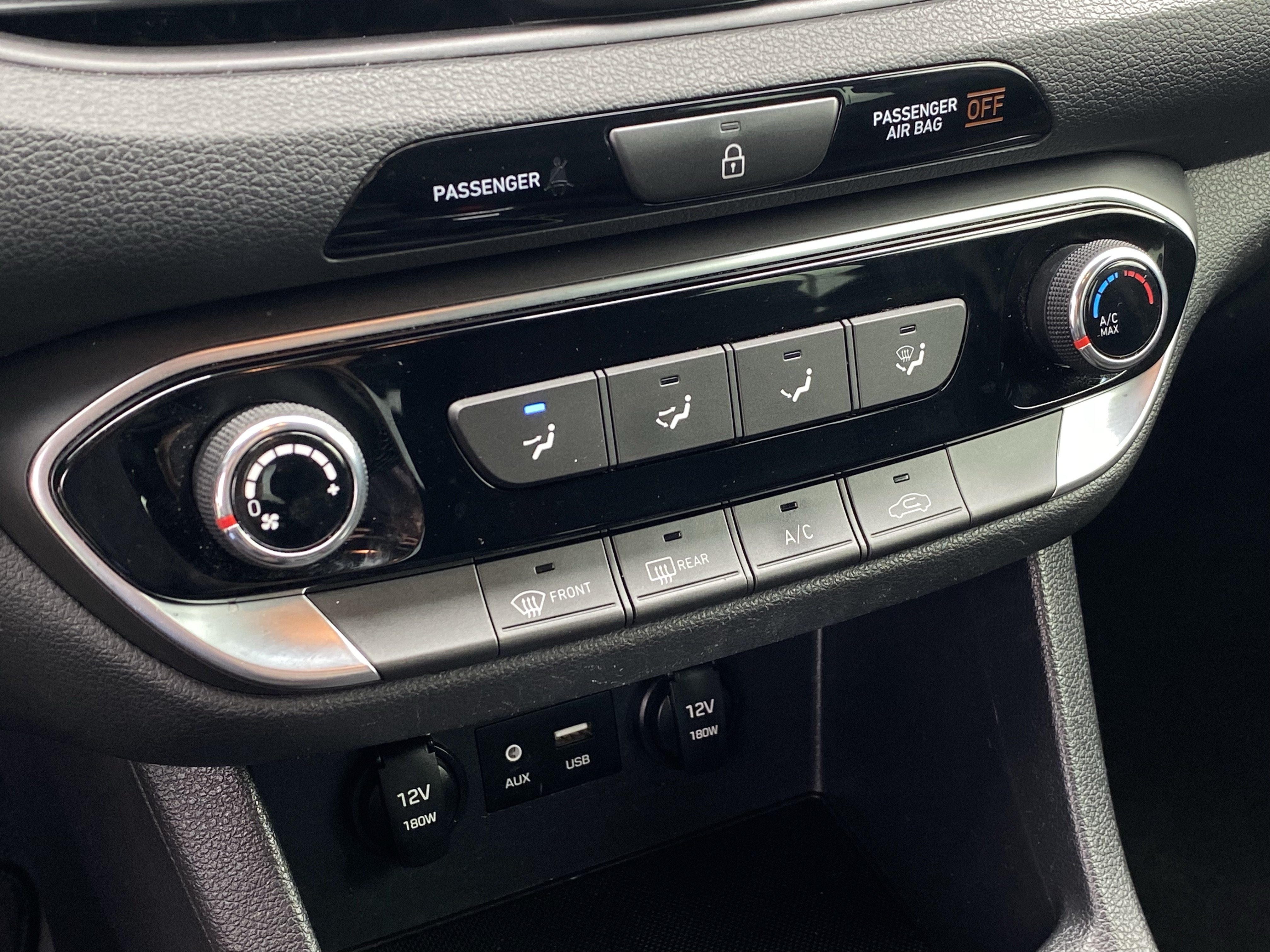 Used 2019 Hyundai Elantra GT FWD image 24