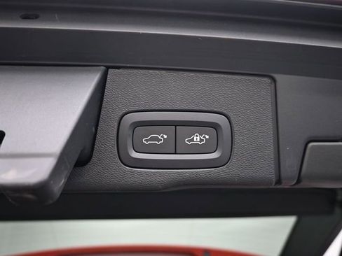 Used 2023 Volvo XC60 B5 Ultimate w/ Climate Package image 32