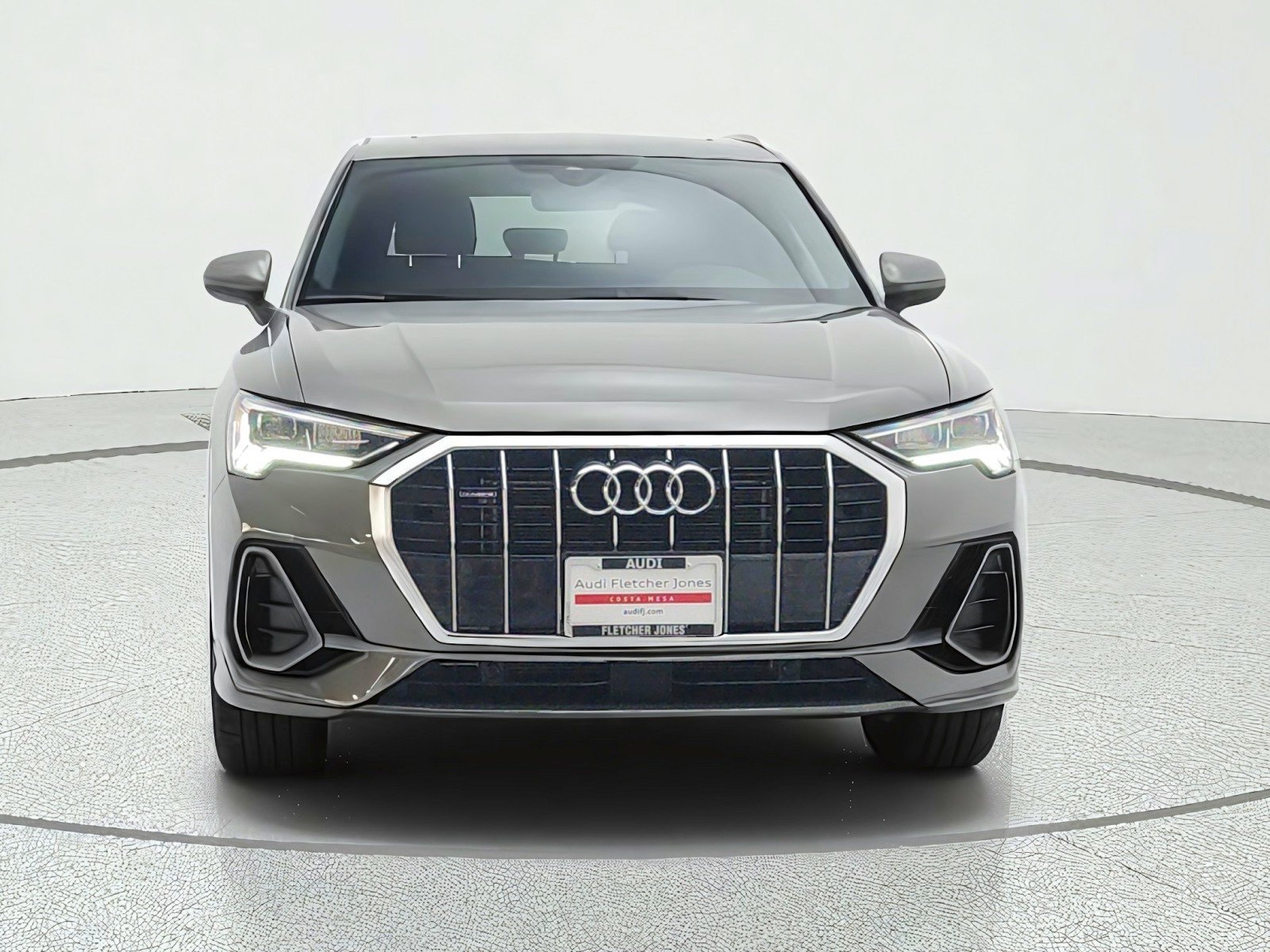 Used 2024 Audi Q3 2.0T Premium w/ Convenience Package AWD/4WD image 3