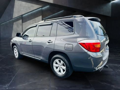 Used 2010 Toyota Highlander SE image 5