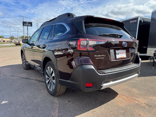 Used 2024 Subaru Outback Limited AWD/4WD image 5