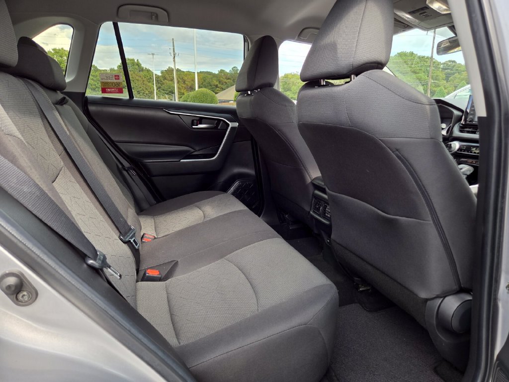 Certified 2022 Toyota RAV4 XLE FWD image 16