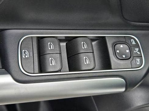 Certified 2025 Mercedes-Benz GLA 250 4MATIC image 18