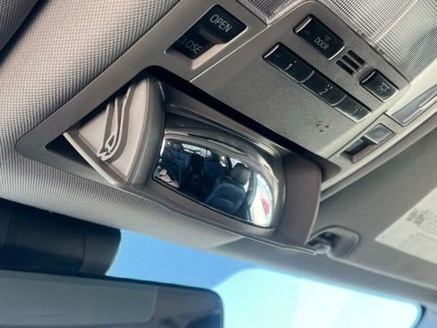 Used 2019 Toyota Highlander SE AWD/4WD image 44