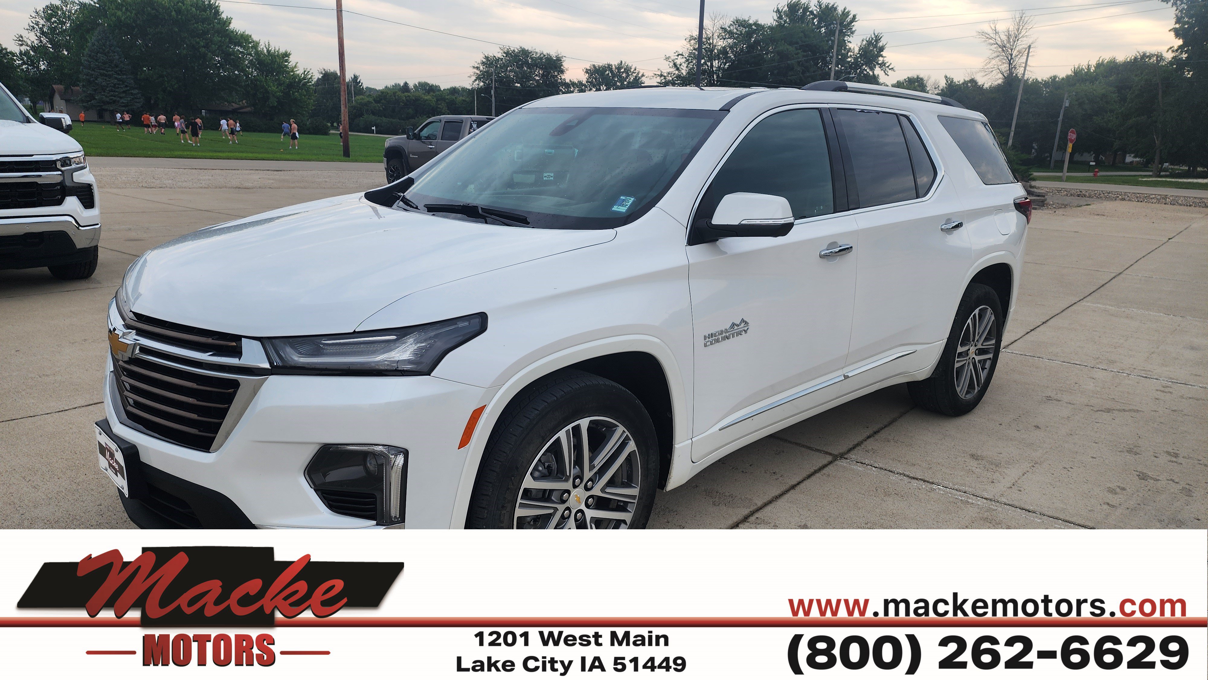 Used 2023 Chevrolet Traverse High Country AWD/4WD image 1